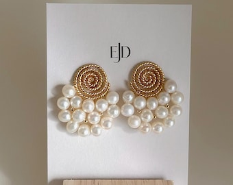 ALANNA Perle | Perle und Gold Ohrringe | Statement Ohrringe | Süsswasserperlen Ohrring | Handgefertigte Ohrringe | Handgefertigter Schmuck | Gedreht Ohrring