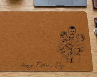 Tappetino da scrivania personalizzato con foto e disegno a tratto "Papà ti vogliamo bene", regalo per la festa del papà per marito, papà e figlio, tappetino da scrivania con foto e tappetino per mouse.