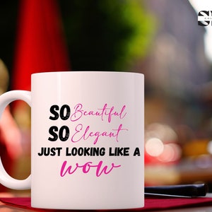 So schön, so elegant, nur auf der Suche nach einem Wow, Desi Trending Viral Meme Tasse, braunes Mädchen, Weihnachten