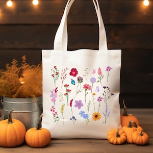 Wildflower Tote Bag, Vintage Pressed Wildflowers Tote Bag, Aesthetic Tote Bag, Floral Gift For Her, Floral Tote Bag