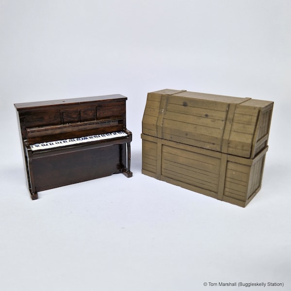 Music Box - Piano and Crate - Scale Model - Model Railway/Diorama Character - Laurel & Hardy
