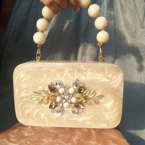 Cartera de novia de acrílico con asa de perla y adornos de diamantes: bolsos de boda, carteras novedosas, minaudiere, réplicas de bolsos