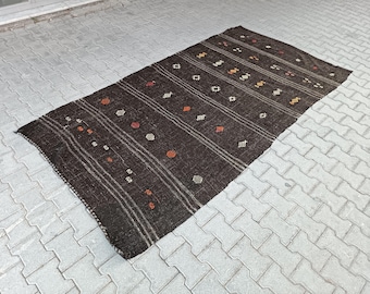 Vintage Black Turkish Kilim Rug (5x9 ft): Handwoven Goat Hair & Wool
