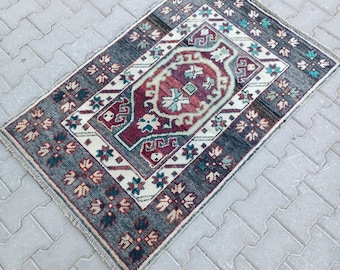 Handmade Wool Oushak Rug 3x5: Gray White Red Vintage Turkish Rug