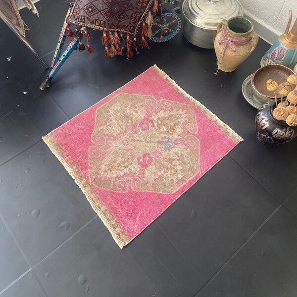 Petit tapis vintage turc, 2 x 2 tapis carré rose fait main, tapis d'entrée, tapis de salle de bain, tapis Ping, tapis de cuisine, petit tapis, petit tapis, paillasson