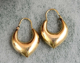 Aros gruesos chapados en oro: delicados aros de hélice
