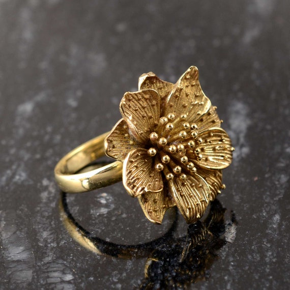 Daisy Ring - 14k Gold Flower Ring – Leah Hollrock