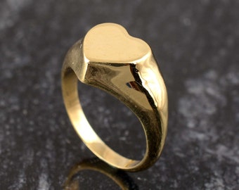 Anillo de sello de corazón, anillo de corazón, anillo de corazón de oro, anillo de apilamiento mínimo, anillo hecho a mano delicado, regalo de boda para ella