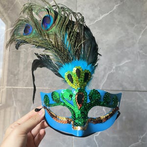 Handgemaakt Venetiaans masker met Swarovski-kristallen en pauwenveren - elegant masker met gouden bal voor Mardi Gras, Halloween Costume Party,