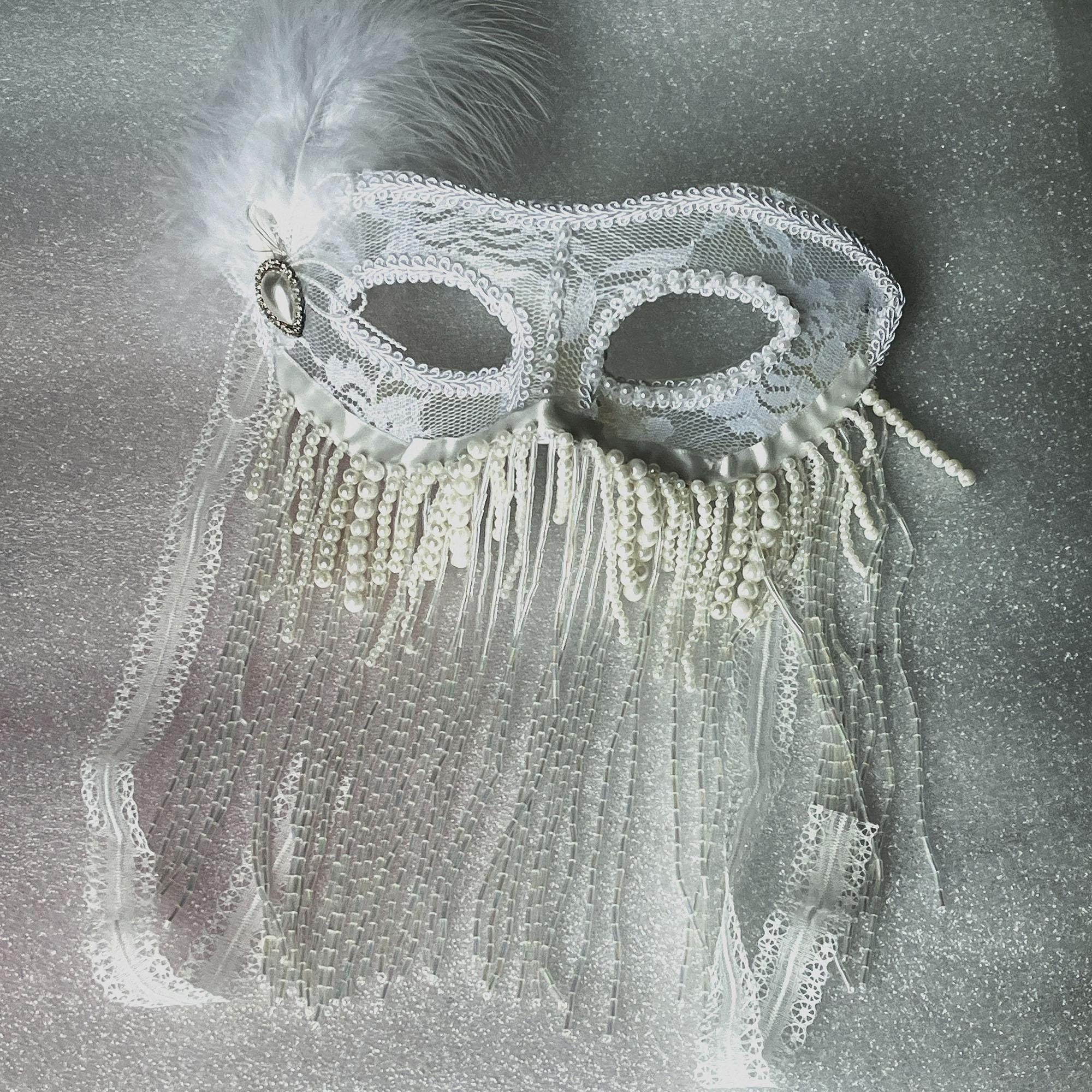 White Feather Mask | Pearl Tassel Decorated Ball Mask | Retro Lady