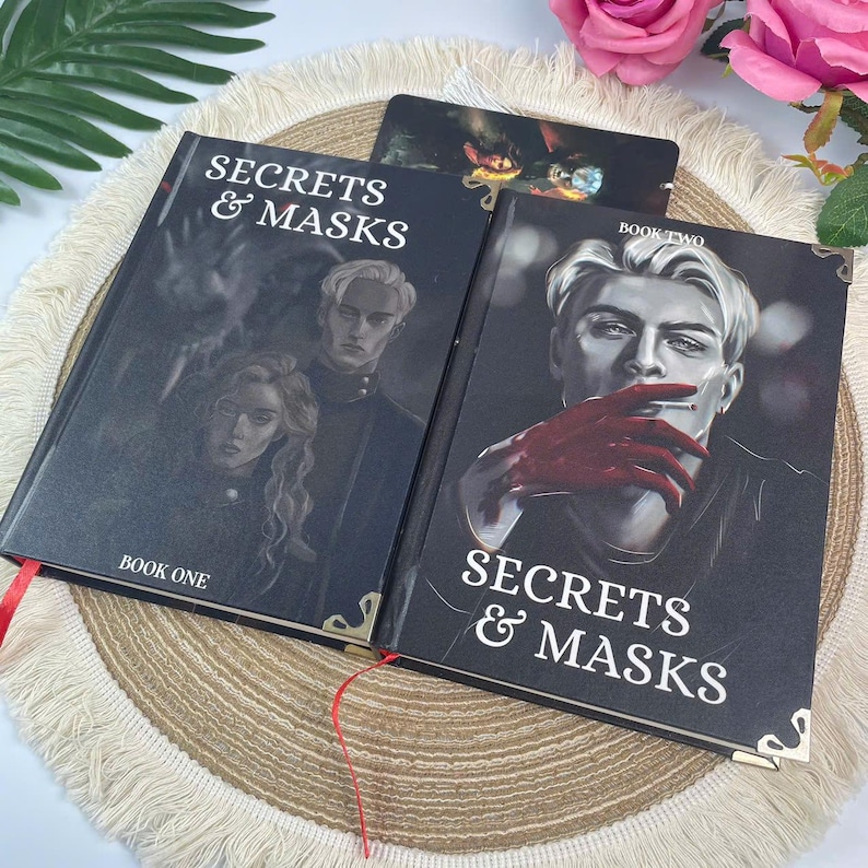 Secrets et masques par Emerald_Slytherin | Roman d'amour sombre et fantastique | Relié de collection | Cadeau pour les amoureux des livres Combo