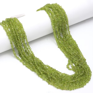 Peridot Chip Beads Strand, Natural Uncut Green Gemstone Chips, Healing Crystal Beads for Jewelry Making,DIY Boho Jewelry Supply Gift For Her