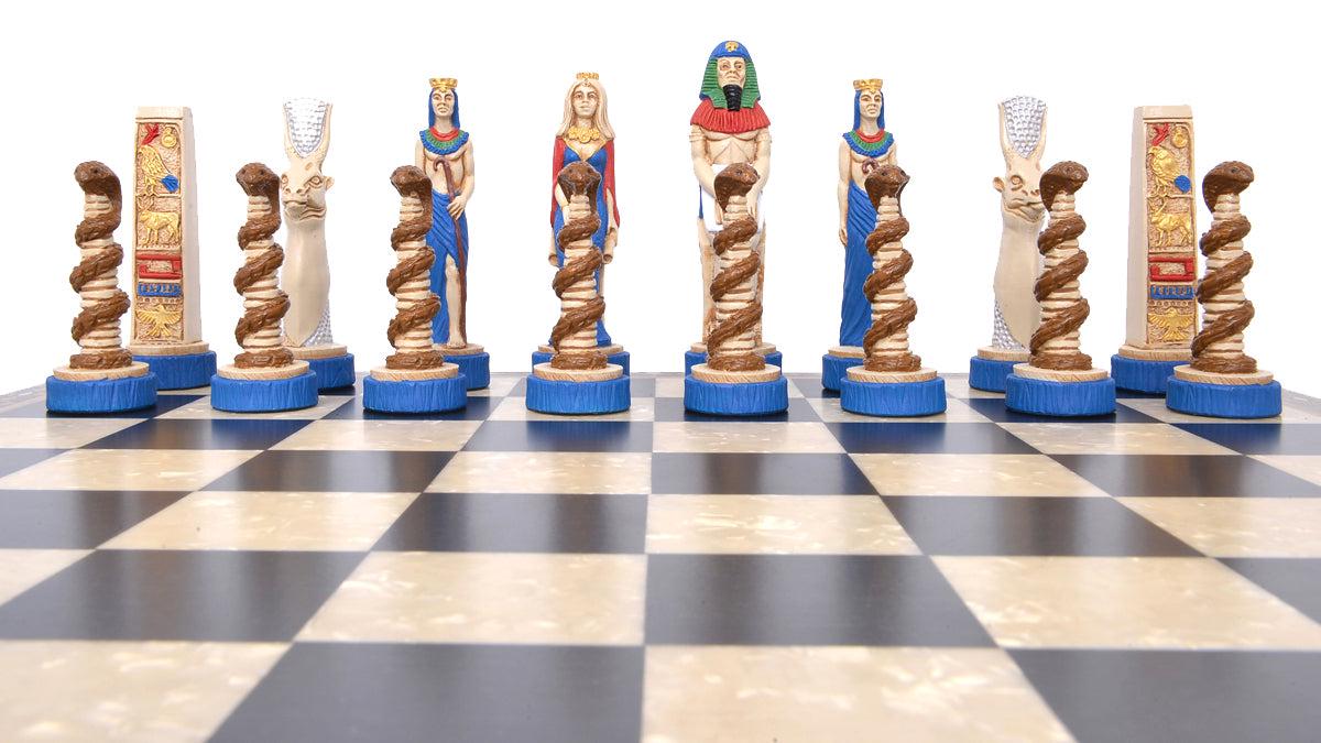 歴史をテーマにしたチェスの駒 - エジプト風、手描き - イギリス