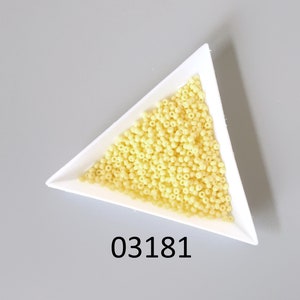 03181 Czech Preciosa Seed Beads 10/0: Opaque Solgel Yellow, 10g
