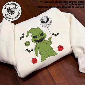 Halloween gruselige Bösewicht Stickerei Shirt, gruselige Saison Shirt, Horrorfilme Shirt, gruselige Vibes Shirt, Horror Halloween Cartoon Shirt