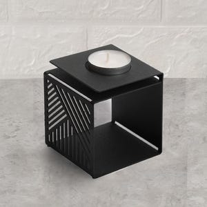 金属製キャンドルホルダー、ティーライト用錬鉄製レーザーカットキャンドルスティック、装飾的なキュービックエレガントなデザイン、ホームデコレーションアクセサリーギフト