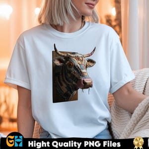 Peut inclure: T-shirt blanc avec un motif de tête de vache en 3D. La tête de vache est faite de divers motifs de tissu et de détails de boutons, avec un nez rose et des cornes incurvées. Le texte "Hight Quality PNG Files" est en bas.