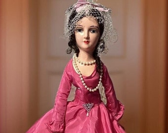 1920年代のアンティークフランス製ブドワールドール - ピンクのサテン
