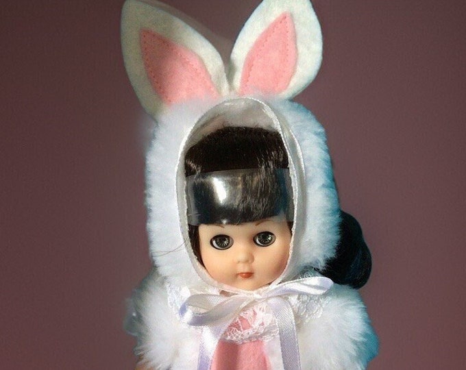 Vogues Ginny the Easter Bunny
