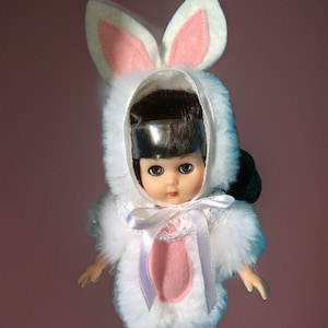 Vogues Ginny the Easter Bunny