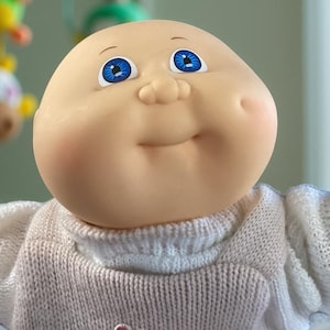 Original Cabbage Patch Kid with Toy – Pink Knitted Outfit & Sweater – Signed by Xavier Roberts