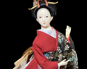 日本の芸者人形：11インチの赤い着物、鶴のデザイン - Etsy 日本