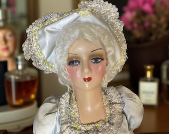 1920年代のアンティークフランス製ブドワールドール - ピンクのサテン