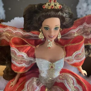 Barbie świąteczna Vintage 1998 - Brunetka - Brązowe oczy - Edycja specjalna