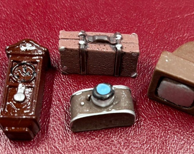 Miniature Doll House items