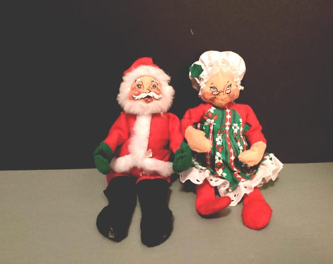Vintage Annalee Mr and Mrs Claus - Felt Dolls with Painted Faces