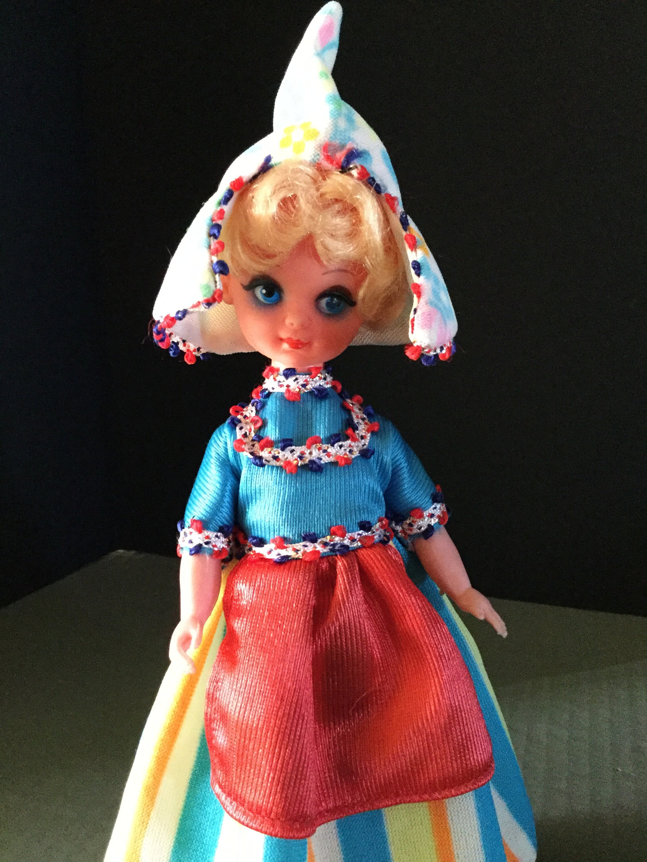 オランダ製　ヴィンテージドール ヴィンテージインターナショナルドール：オランダ/ノルウェースタイル