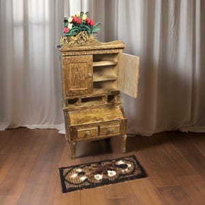 Doll House Hutch