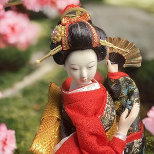 Elegant 9” Japanese Geisha/Maiko Doll Nihon Ningyo 9 inch– Traditional Kimono – Gold Obi – Made in Japan – Wooden Base Display