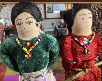 ヴィンテージのアメリカンインディアン人形、編み込みの髪、手作りと