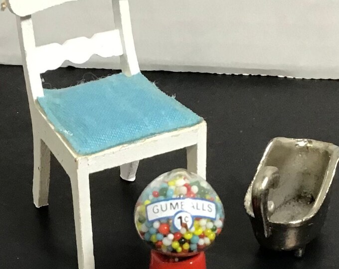 Doll house miniatures