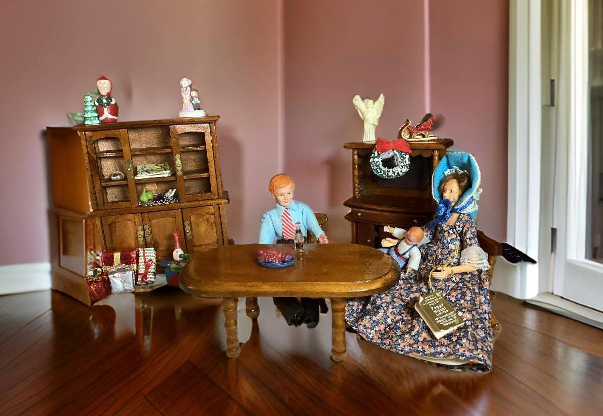 Doll House Dinning Room - 1/12 scale - Beautiful Maple Wood - Vintage Family included