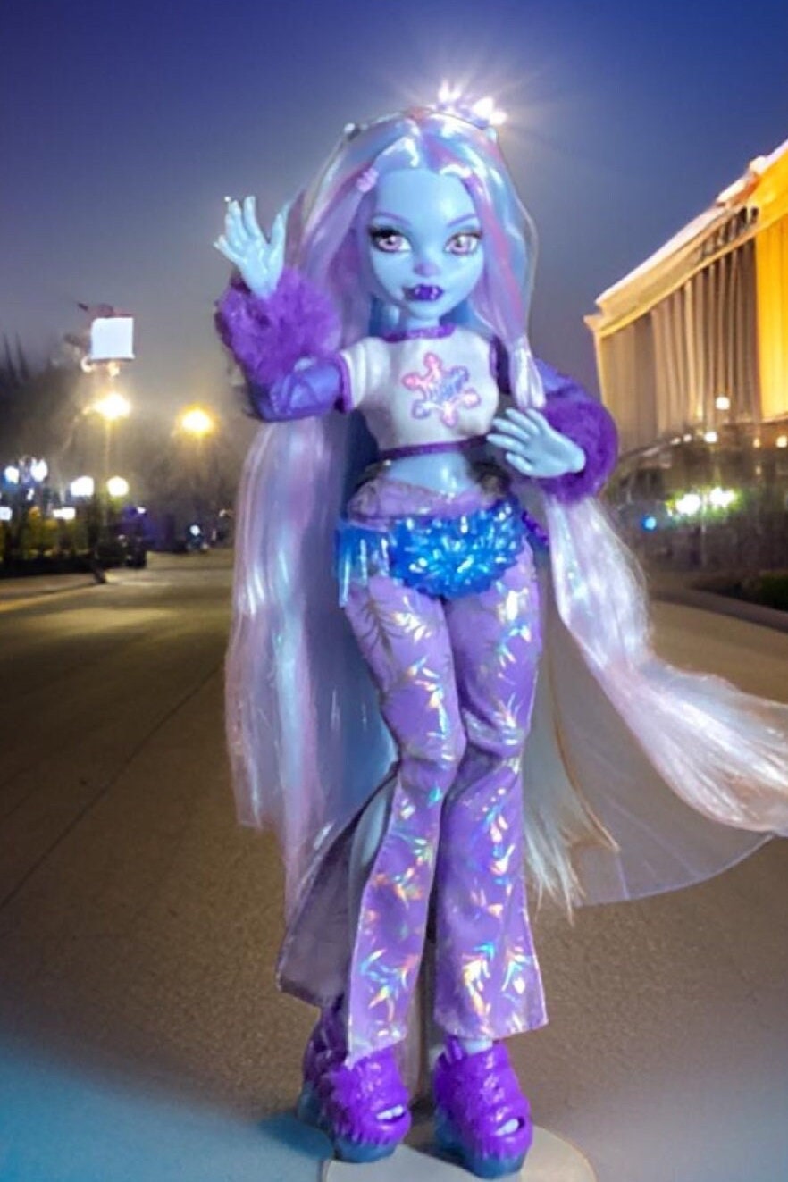 モンスターハイのアビー・ボミナブル - Etsy 日本