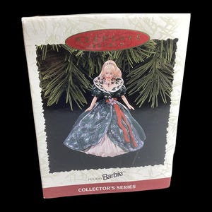 Barbie Ornament - Holiday Barbie 1995 - Halmark Keepsake - 5 inches