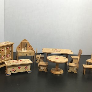 Beautiful set of doll house furniture