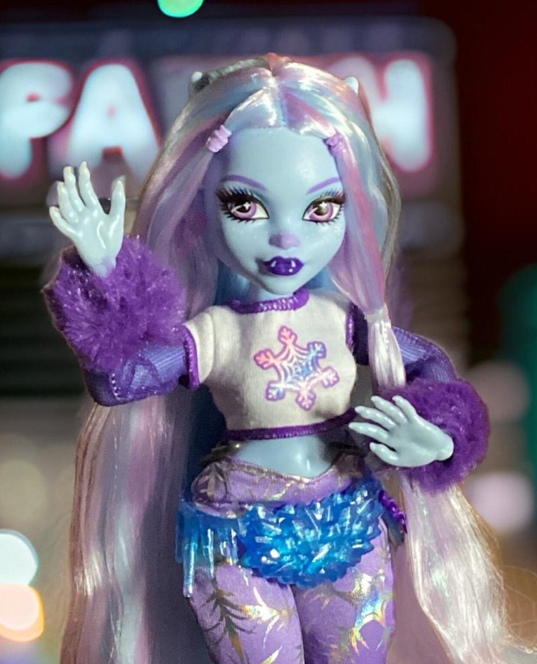 MONSTER HIGH　モンスター・ハイ　アビー・ボミナブル Amazon.co.jp: モンスターハイ アビー・ボミナブル ドール