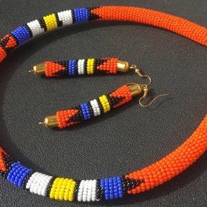 Tribal parure necklace and pen-dant earrings Masai original Kenya handmade in multicolor beads, unique piece handcrafted creation