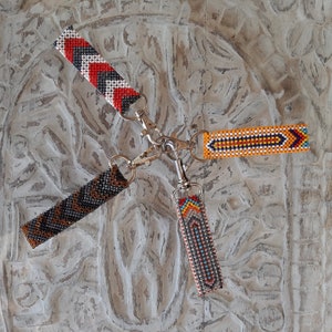 Keychain with Masai carabiner, unisex, original Kenya, handmade in multicolor beads, handcrafted, unique piece.