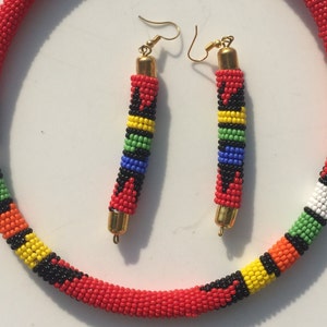 Tribal parure necklace and pen-dant earrings Masai original Kenya handmade in multicolor beads, unique piece handcrafted creation