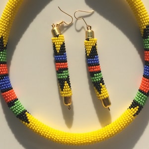 Tribal parure necklace and pen-dant earrings Masai original Kenya handmade in multicolor beads, unique piece handcrafted creation