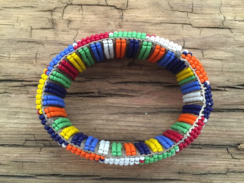 Original pulsera Masai para hombre/mujer de Kenia hecha a mano en abalorios multicolor, una creación artesanal única. imagen 3