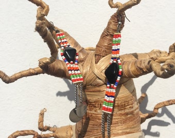 Pendientes originales Kenya Masai hechos a mano en abalorios multicolores, piezas únicas artesanales, colgantes de varias formas