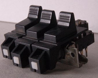 Fournitures pour arts techniques – Bloc de commutateurs industriels (3 pièces) pour techniques mixtes, assemblage et art industriel