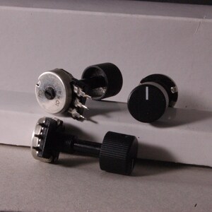 Boutons de commande électromécaniques – Étude des matériaux industriels (3 pièces) image 5