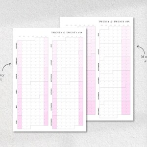 K&ouml;nnte beinhalten: Zwei vertikale Jahreskalender zum Ausdrucken mit minimalistischem Design. Die Kalender sind wei&szlig; mit rosa Akzenten und tragen den Text "TWENTY & TWENTY SIX". Ein Kalender beginnt am Sonntag, der andere am Montag.