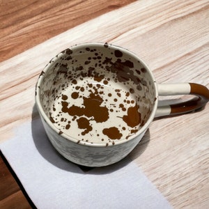 Tazza in ceramica fatta a mano unica, tazza da caffè in ceramica minimalista per l'arredamento della casa e della cucina, tazza da tè nordica per regalo da ufficio immagine 8
